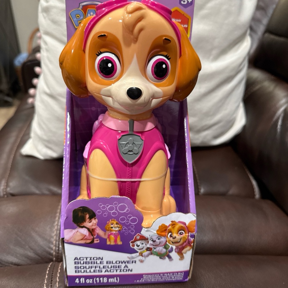 Paw Patrol Skye Pink and Tan Bubble Blower